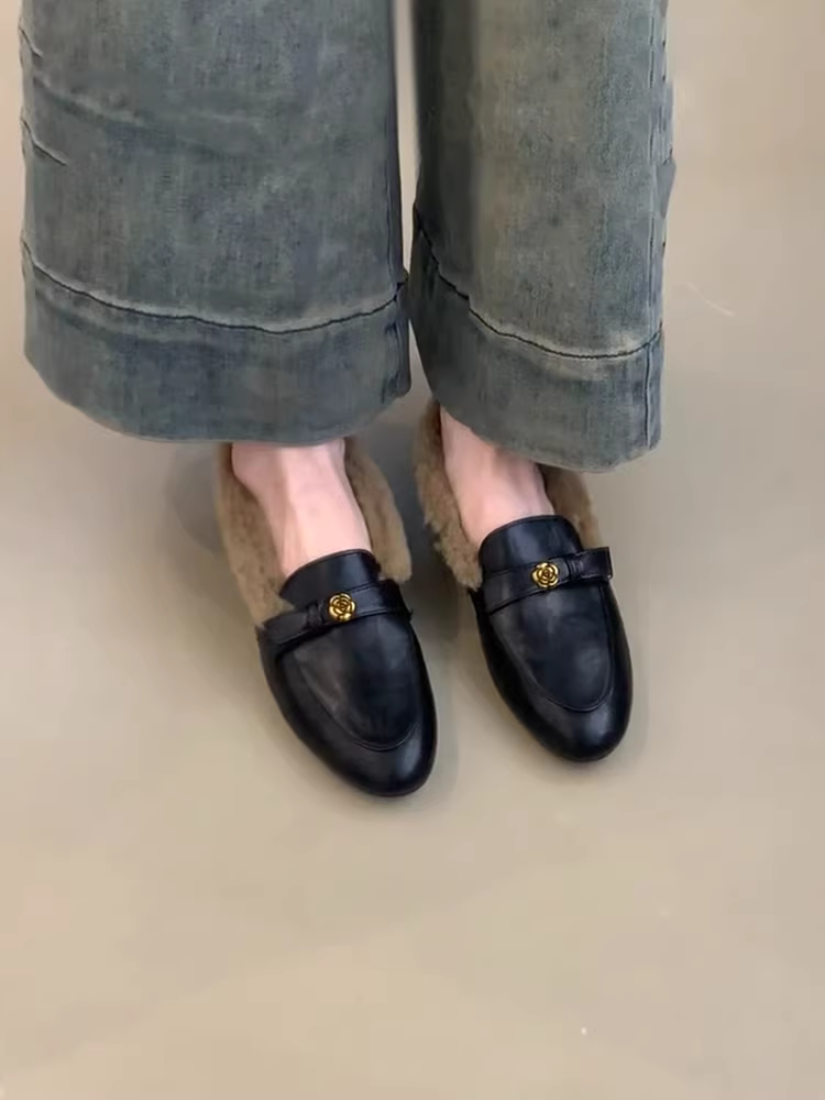 Phiên bản da cừu ~ giày lười mùa thu đông kiểu retro dành cho nữ, giày lười lông thú, giày da thật có lót trong hoa trà tăng chiều cao, giày da nhỏ