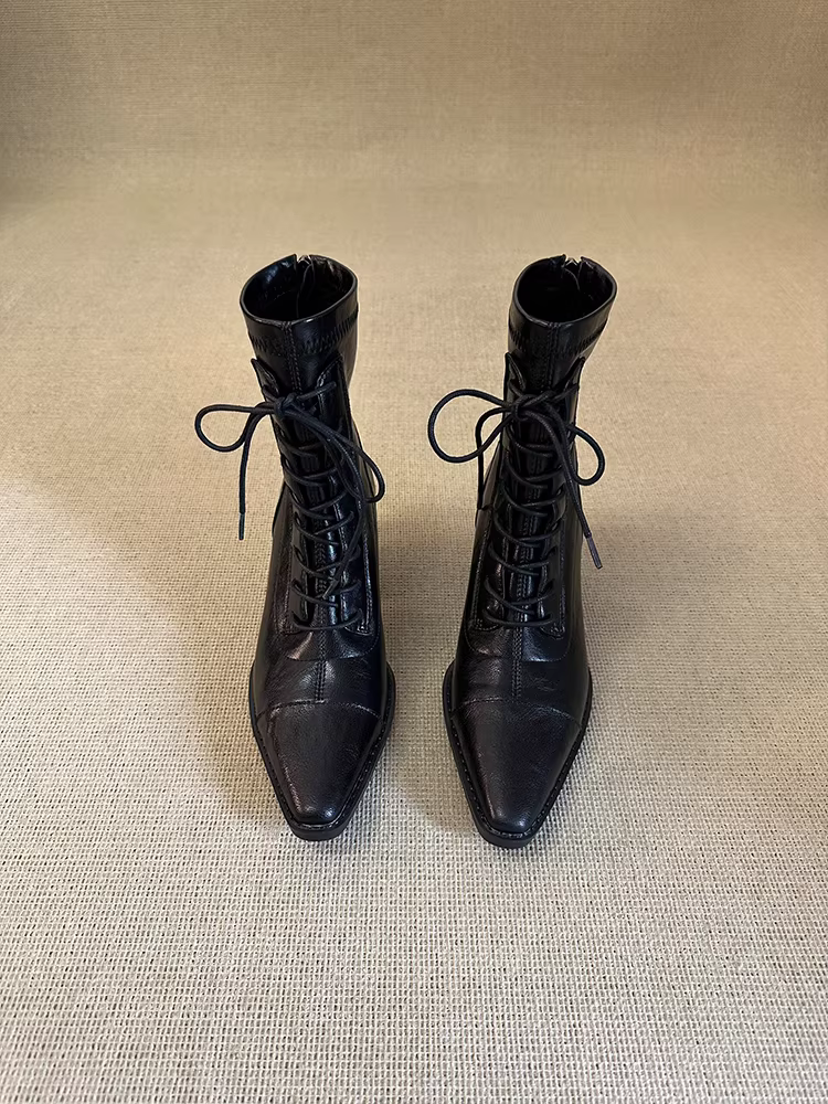 Phiên bản da bò ~ Giày bốt ôm dáng kiểu Anh đơn giản và thanh lịch dành cho nữ, mũi nhọn, gót dày, chất liệu da thật, kiểu buộc dây, giày bốt ngắn thường ngày