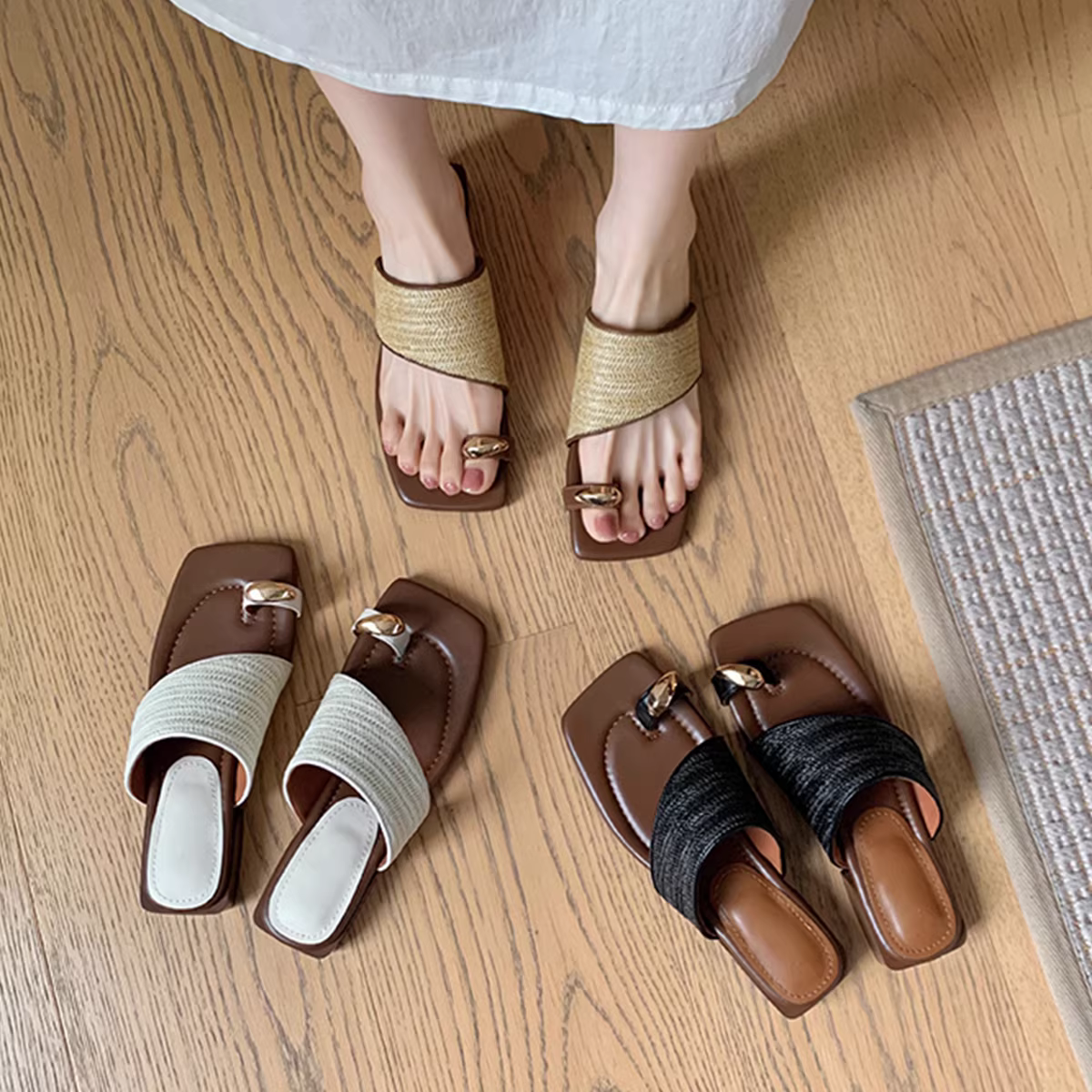 Phiên bản da cừu ~ Dép quai ngang đan bằng rơm kiểu dáng nghỉ dưỡng, mũi vuông, kẹp kim loại dành cho nữ, giày La Mã mùa hè đi ngoài trời