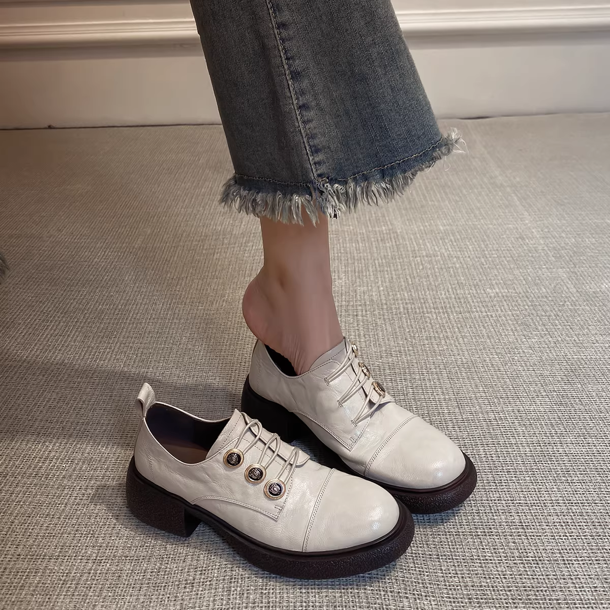 Phiên bản da cừu ~ giày lười buộc dây màu trắng dành cho nữ, giày da nhỏ kiểu cổ điển kiểu Anh, giày đồng phục học sinh đế dày bằng da thật