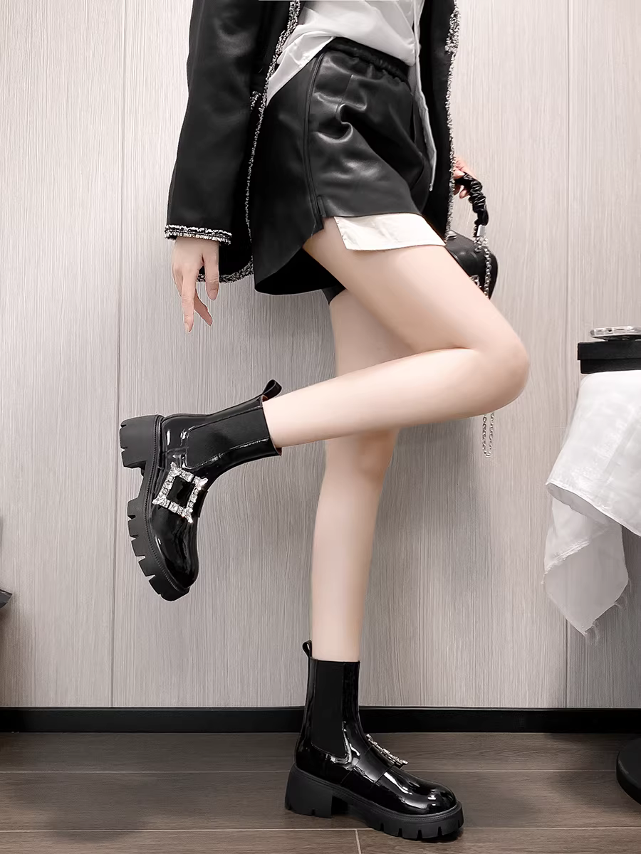 Giày bốt Martin 2025 kiểu mới tăng chiều cao, chất liệu da thật, mùa xuân thu, bốt ngắn nữ, gót dày, đế dày, đính đá, chất liệu da bóng, kiểu Chelsea.