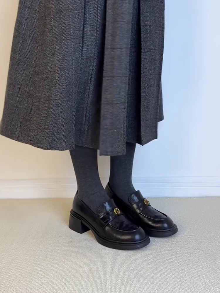 Phiên bản da cừu ~ Giày lười đế dày đi làm đế dày kiểu hoa trà dành cho nữ, giày da kiểu Anh cổ điển kiểu slip-on