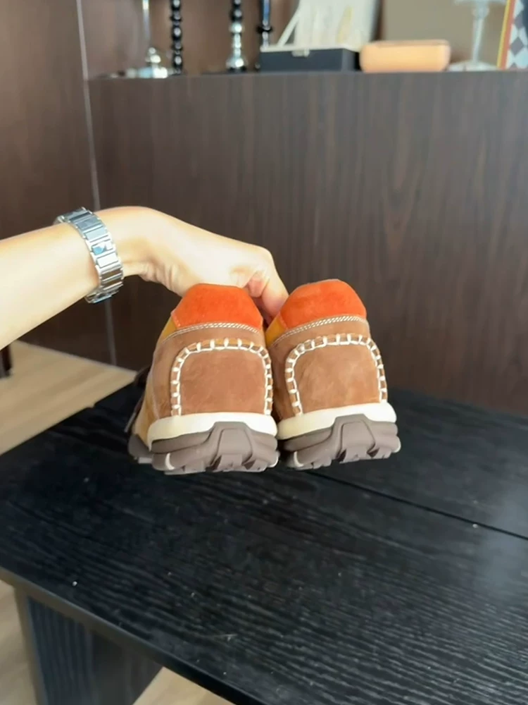 Phiên bản da cừu ~ Giày bố da thật tăng chiều cao dành cho phụ nữ nhỏ nhắn, giày thể thao thông thường có dây buộc hai màu đa năng theo phong cách retro.
