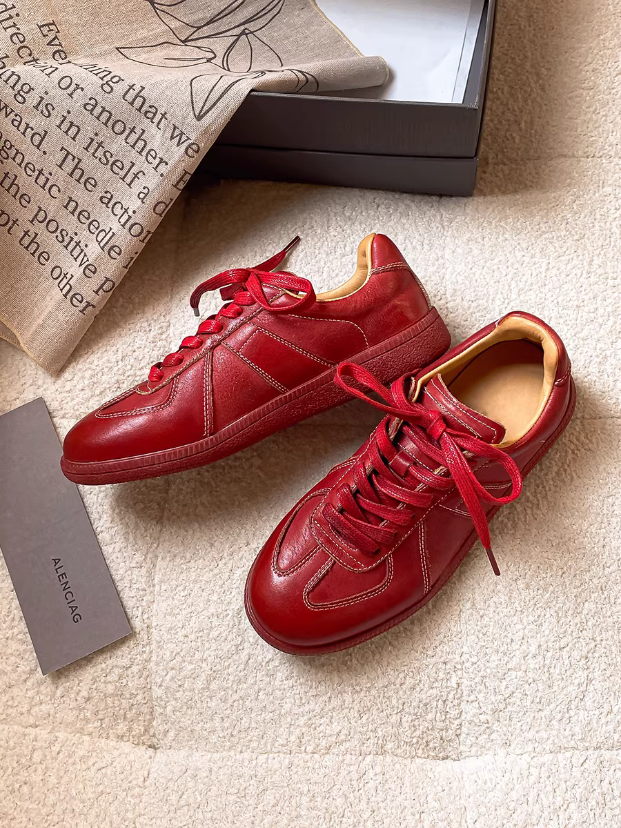 Pear Xiaoqi~ Giày thể thao đế mềm bằng da thật phong cách cổ điển dành cho nữ, giày thể thao thông thường có dây buộc màu đỏ cắt sâu có dây buộc
