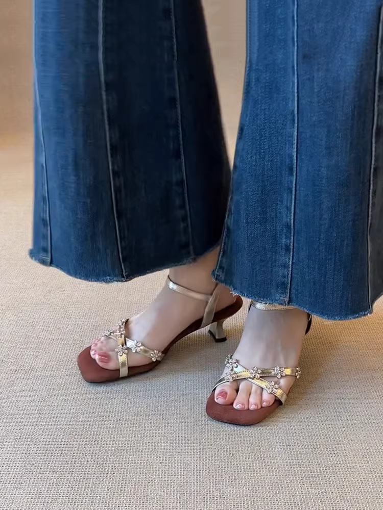 Phiên bản da cừu~ Dép da thật mũi vuông đính hoa pha lê kiểu Pháp dành cho nữ, đa năng và thanh lịch, phối hợp rất tốt với váy, giày cao gót cho mùa hè.