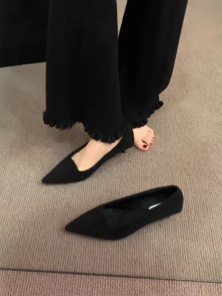 Phiên bản da cừu ~ Giày đơn màu đen kiểu dáng thấp, mũi nhọn kiểu Pháp, giày lông thú, giày cao gót kiểu mới có thêm lớp lông cừu.