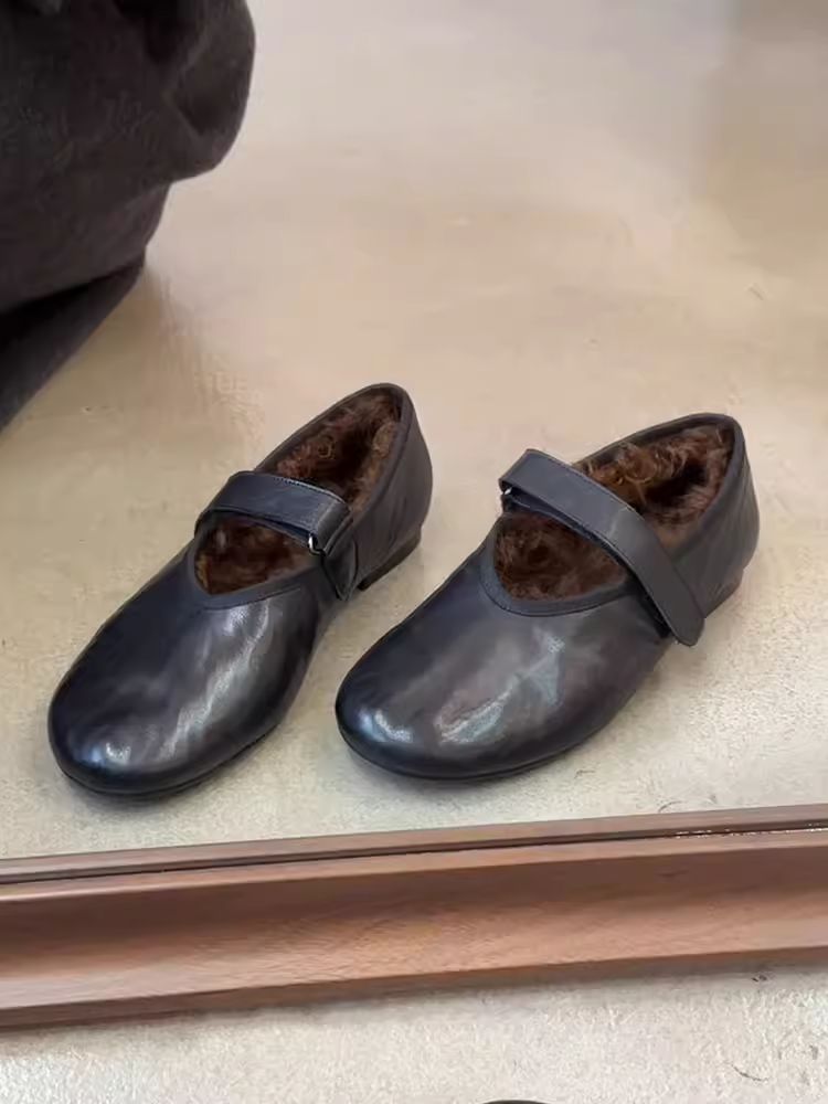Phiên bản da cừu ~ Giày Mary Jane đế bằng phong cách múa ba lê kiểu Pháp dành cho nữ, mũi tròn nông, quai dán Velcro đơn giản, giày đơn nhỏ lót lông cừu.