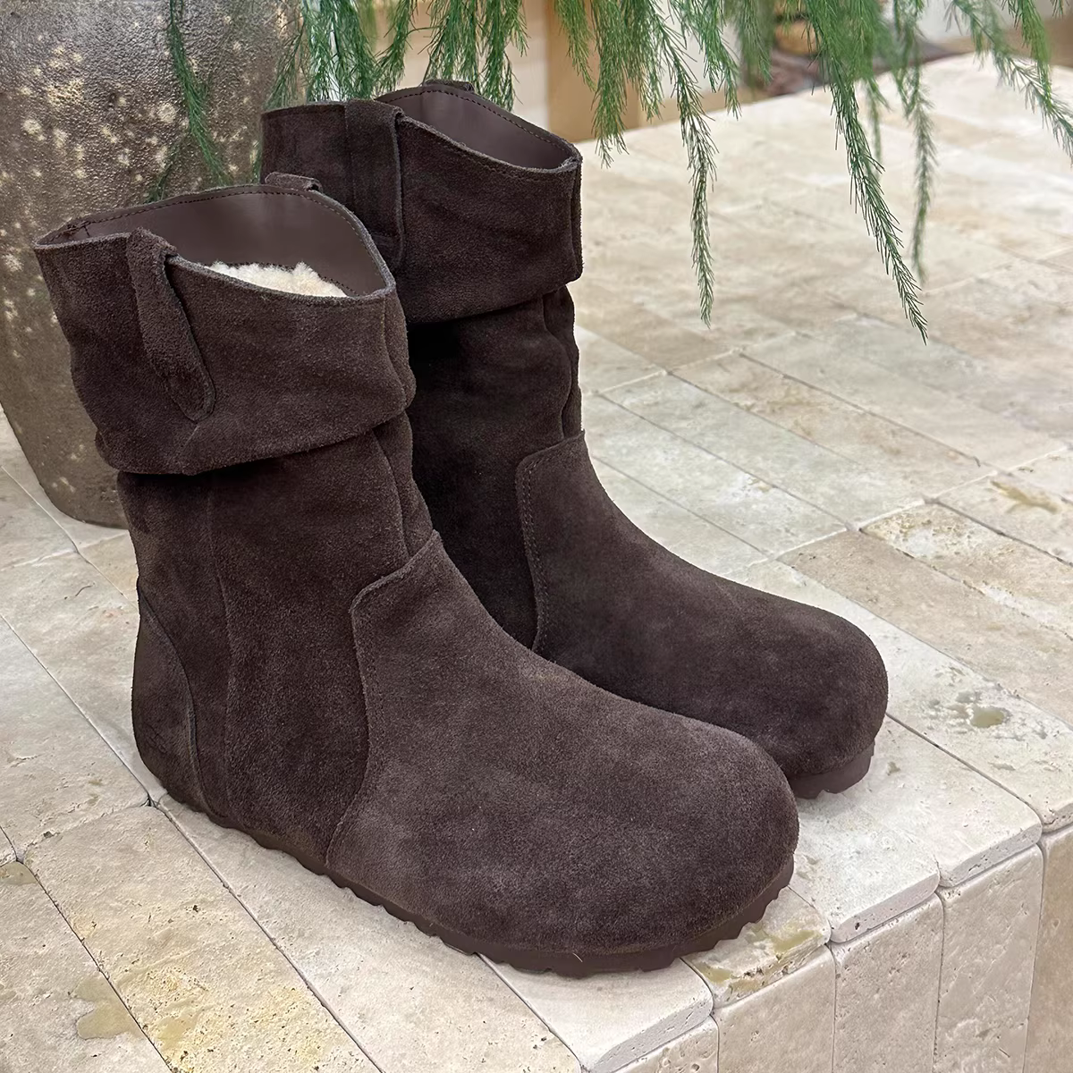 Phiên bản da bò ~ Giày bốt kiểu Birkenstock bằng da thật dành cho nữ, kiểu dáng cổ điển, mũi tròn, tôn dáng, lót lông cừu, dày dặn, đế bằng kiểu miền Tây.