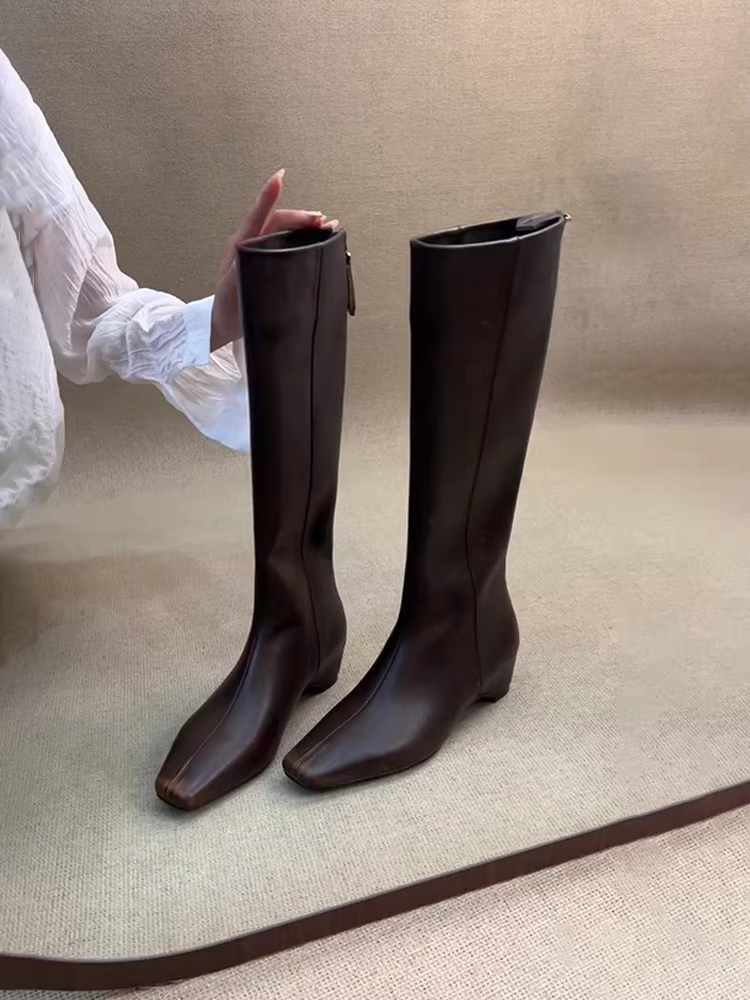 Phiên bản da bò ~ Giày bốt cưỡi ngựa tăng chiều cao kiểu cổ điển mũi vuông tối giản dành cho nữ có khóa kéo phía sau, giày bốt cao cổ dài bằng da thật được làm cũ kỹ