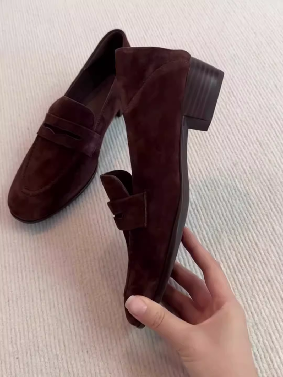 Phiên bản da cừu ~ Giày lười kiểu cổ điển giúp thon gọn dáng người, giày lười đa năng dành cho nữ, kiểu dáng đơn giản, gót dày, mũi tròn, giày da nhỏ