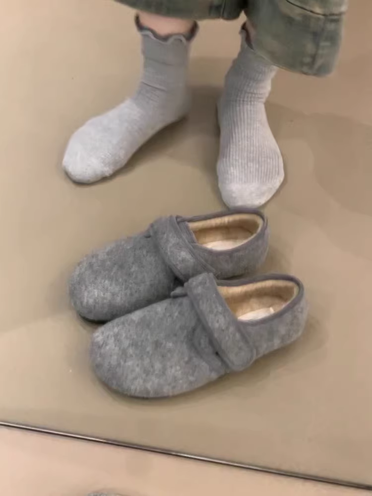 Phiên bản da cừu ~ Giày Birkenstock có khóa dán dành cho nữ, đế bằng, thoải mái, lót lông cừu, thích hợp để mang ngoài trời, ấm áp, giày cotton cổ điển.