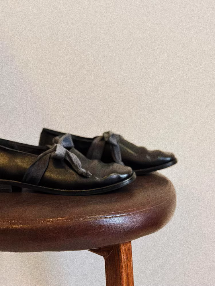 Phiên bản da cừu ~ Giày lười da thật kiểu dáng nghệ thuật, thiết kế khoét sâu dành cho nữ, có nơ, kiểu lười, gót thấp, đa năng, phong cách retro