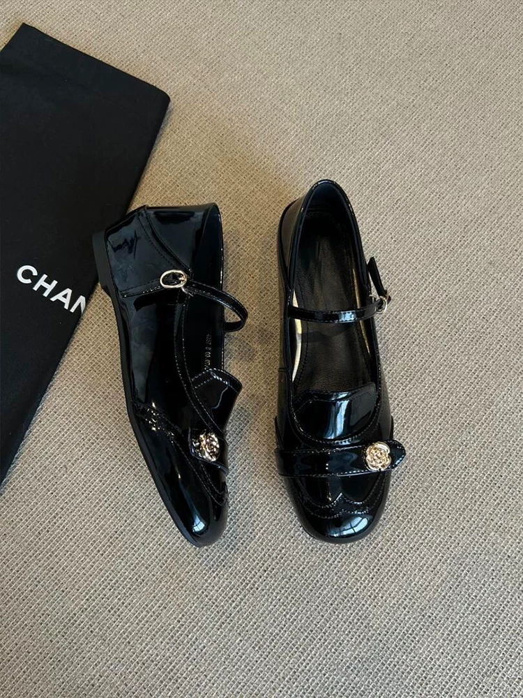 Giày Loafer Mary Jane kiểu Pháp màu đen mới, chất liệu da cừu, kiểu dáng hoa trà, dành cho nữ, có đế nâng chiều cao ẩn, mũi tròn, quai đơn.