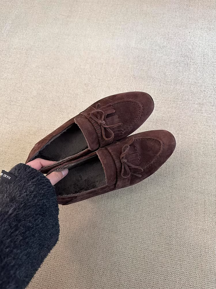 Phiên bản da cừu ~ giày lười mới có tua rua màu nâu cổ điển dành cho nữ, thời trang, thon gọn, đa năng khi đi làm, giày da nhỏ