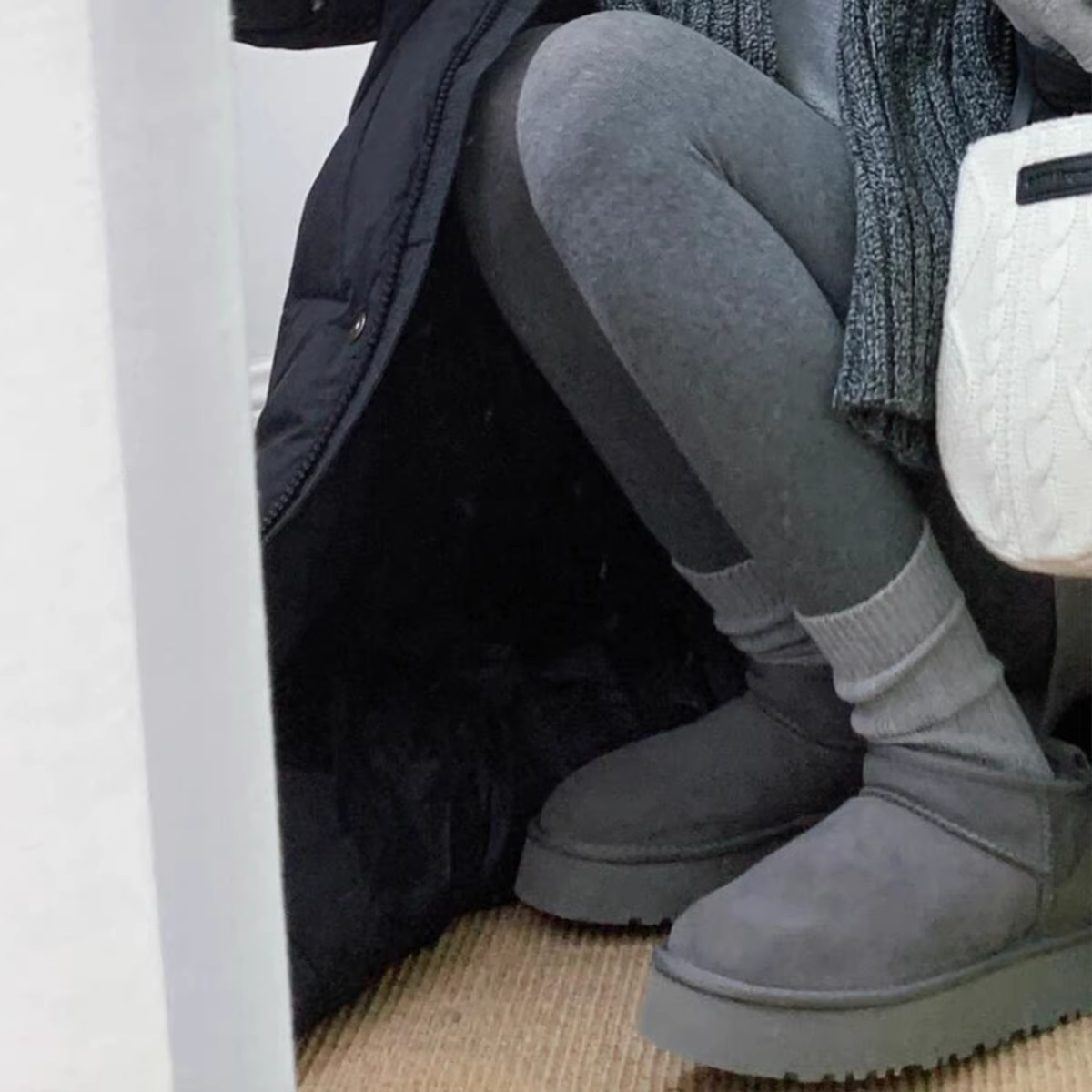 Phiên bản da bò ~ Giày bốt đi tuyết đế tròn kiểu cổ điển dành cho nữ, lót lông cừu, bốt cotton da thật ấm áp, bốt ngắn thoải mái.