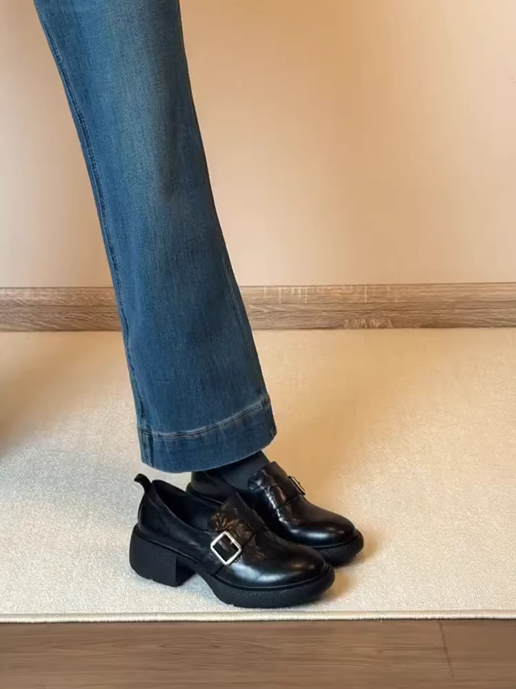 Phiên bản da cừu ~ Giày lười màu đen đa năng, êm ái, dễ đi cho nữ, kiểu lười có khóa thắt lưng, mũi tròn, giày da nhỏ kiểu Anh