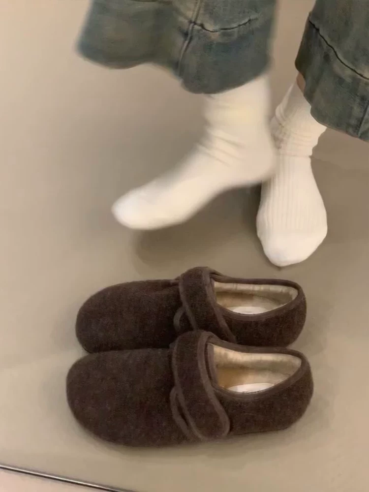 Phiên bản da cừu ~ Giày Birkenstock có khóa dán dành cho nữ, đế bằng, thoải mái, lót lông cừu, thích hợp để mang ngoài trời, ấm áp, giày cotton cổ điển.
