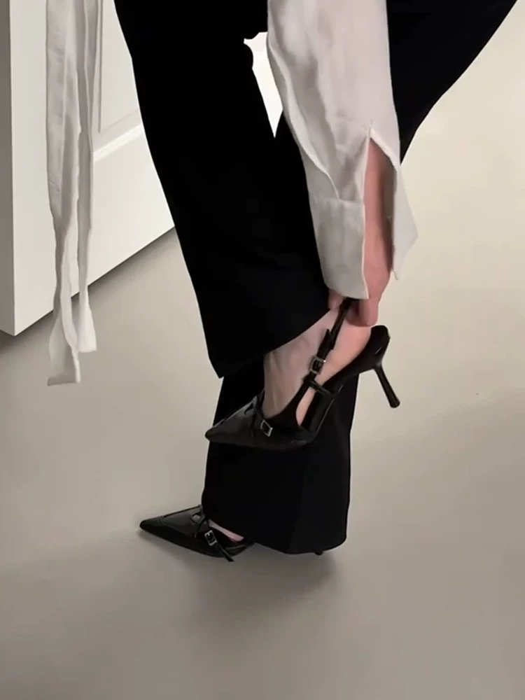 Phiên bản da cừu ~ Dép xỏ ngón hở lưng kiểu Pháp dành cho nữ với mũi nhọn và khóa chéo, giày đơn giản dị và thanh lịch.