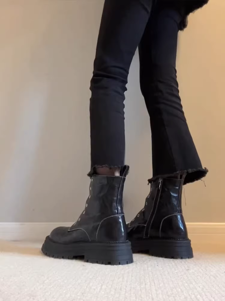 Phiên bản da bò ~ Giày bốt Martin đế dày đế dày dành cho nữ, lót lông cừu mùa đông, khóa kéo bên hông, bốt ngắn thon gọn, da thật, mũi tròn cổ điển.