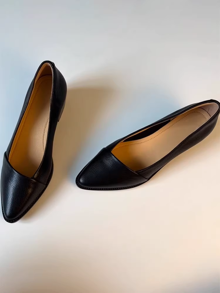 Phiên bản da cừu ~ Giày đế bằng mũi nhọn cổ điển dành cho nữ, giày công sở đế mềm đa năng có gót giữa bằng da mềm mới