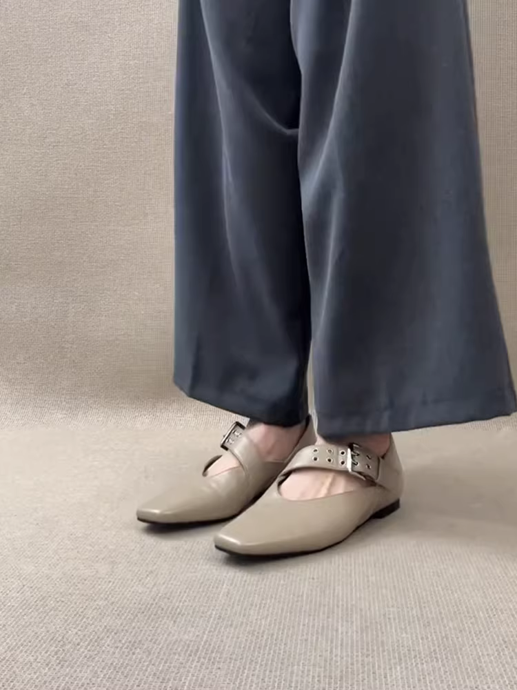 Phiên bản da cừu ~ Giày đi làm đế phẳng đa năng dành cho nữ có khóa thắt lưng, giày da nhỏ kiểu cổ điển, mũi vuông, giày Mary Jane độc đáo