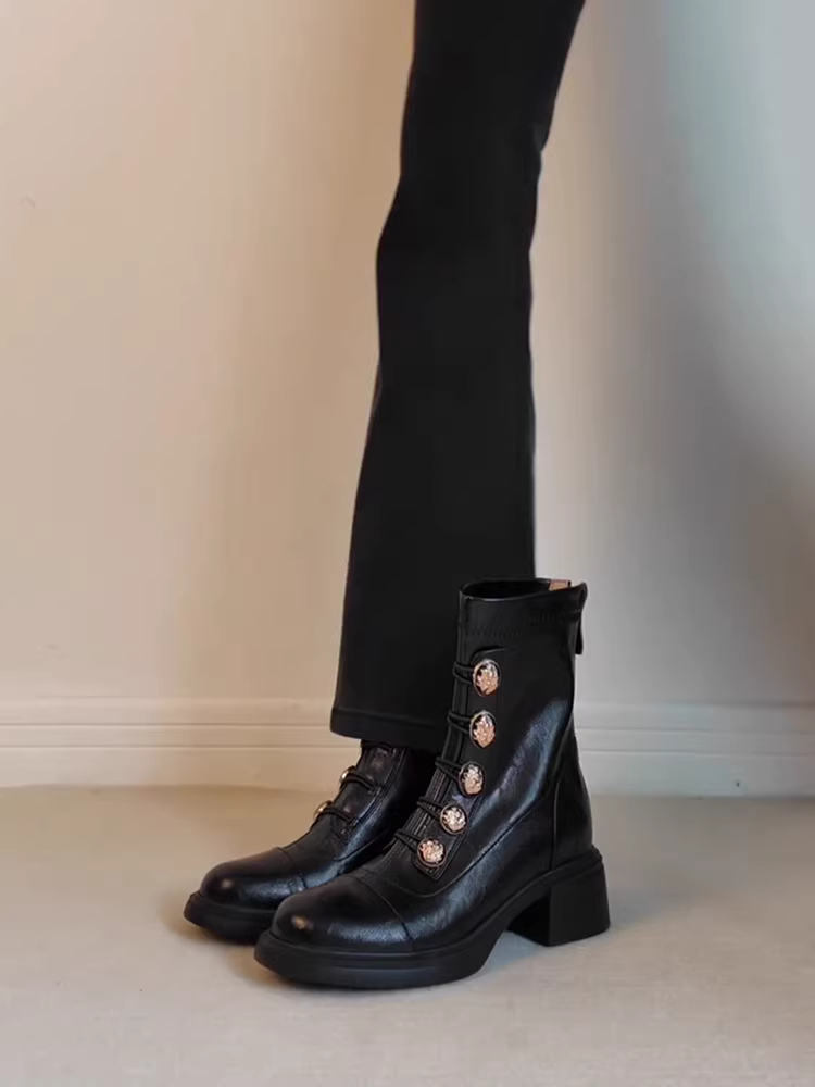 Giày bốt nữ da bò thật, khóa kim loại, kiểu dáng ôm sát, chất liệu da thật co giãn, có khóa kéo phía sau, gót cao, kiểu Martin, bốt ngắn.