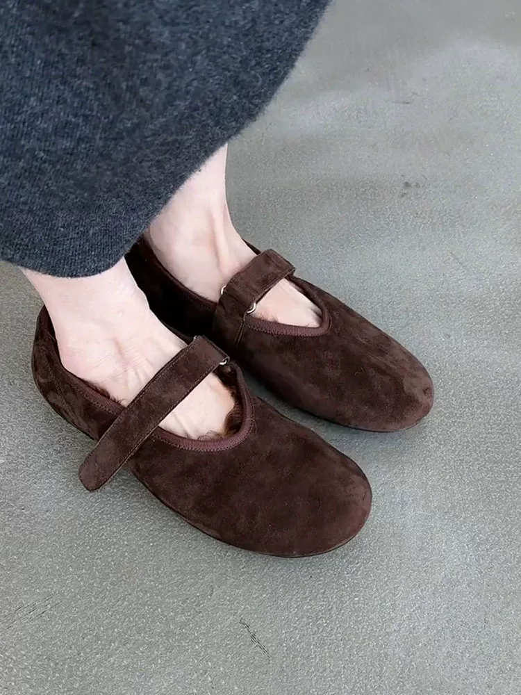 Phiên bản da cừu ~ Giày Mary Jane đế bằng phong cách múa ba lê kiểu Pháp dành cho nữ, mũi tròn nông, quai dán Velcro đơn giản, giày đơn nhỏ lót lông cừu.