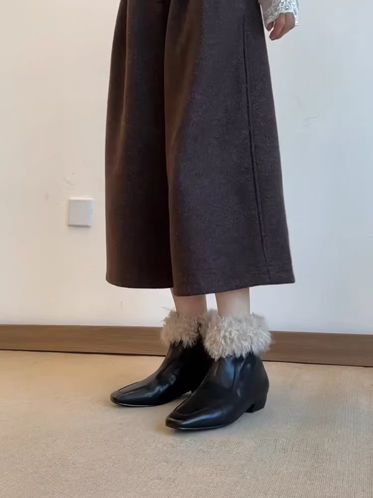 Phiên bản da bò ~ Giày bốt ngắn mùa thu đông mới dành cho nữ, mũi vuông cổ điển, giày bốt ngắn lông thú có khóa kéo bên hông bằng da thật tối giản