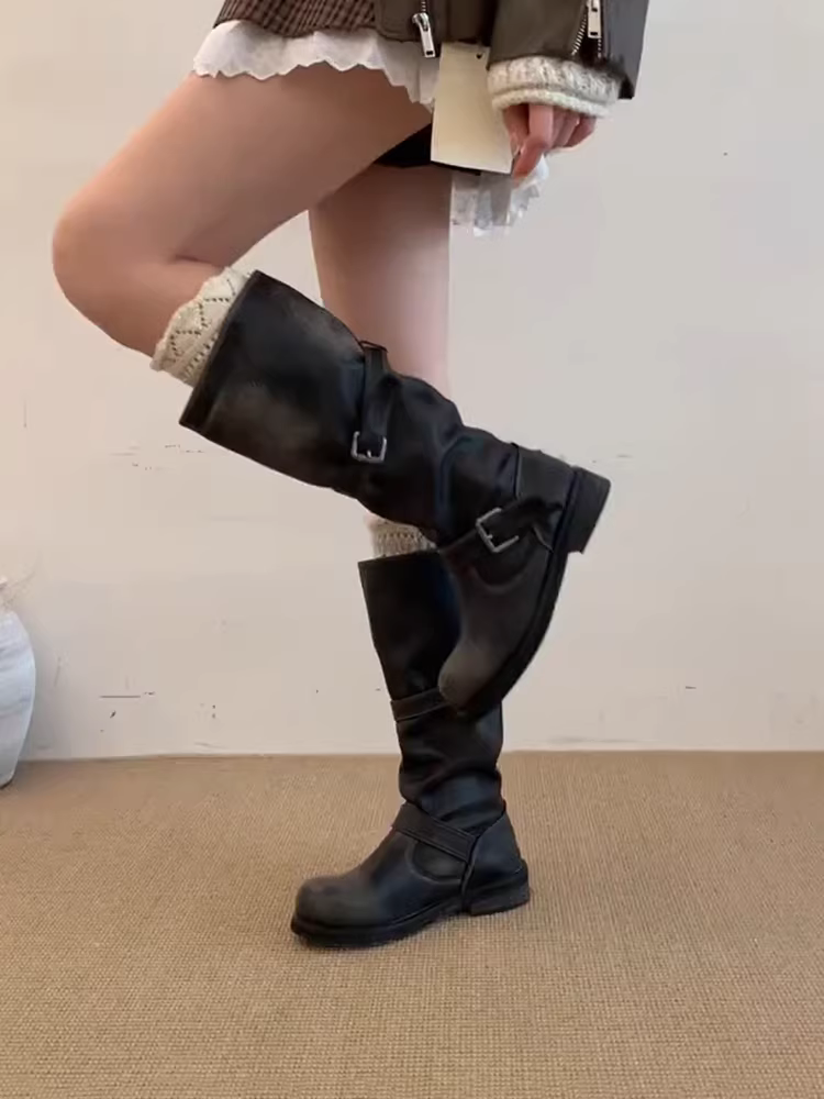 Phiên bản da bò ~ Giày bốt xếp ly da thật kiểu Wasteland cổ điển, phong cách độc đáo, có khóa thắt lưng, kiểu dáng retro giúp thon gọn chân dành cho nữ