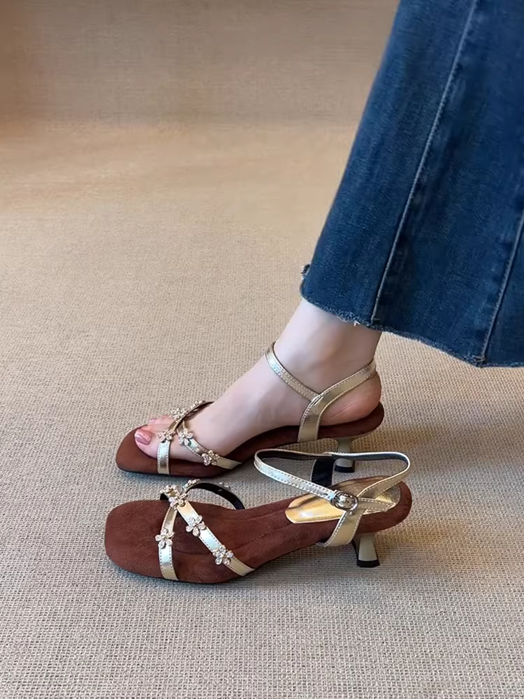 Phiên bản da cừu~ Dép da thật mũi vuông đính hoa pha lê kiểu Pháp dành cho nữ, đa năng và thanh lịch, phối hợp rất tốt với váy, giày cao gót cho mùa hè.