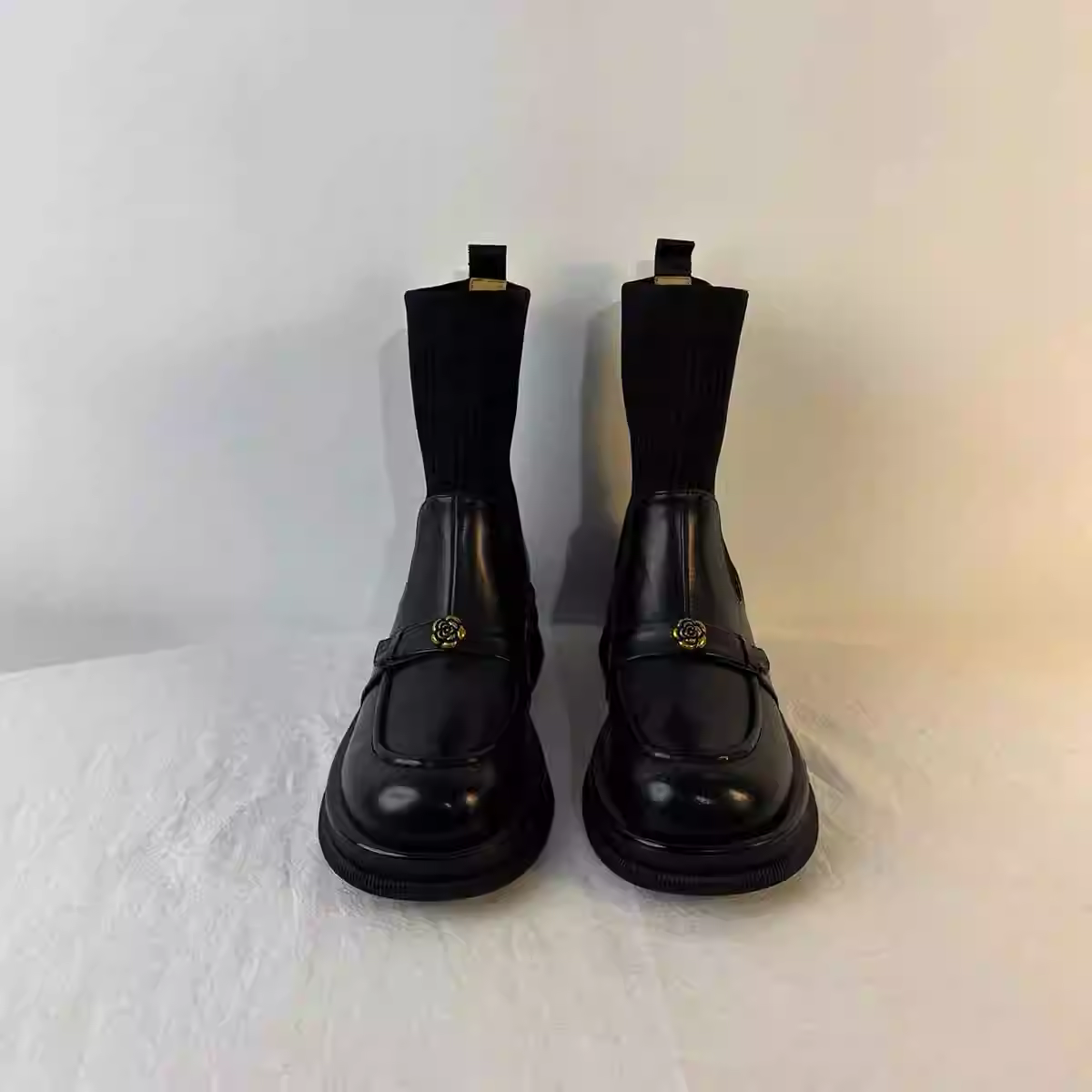 Phiên bản da bò~Giày bốt cao gót đan len kiểu Camellia dành cho nữ, bốt ngắn kiểu Chelsea của Anh, bốt da thật đế dày, kiểu dáng ôm sát