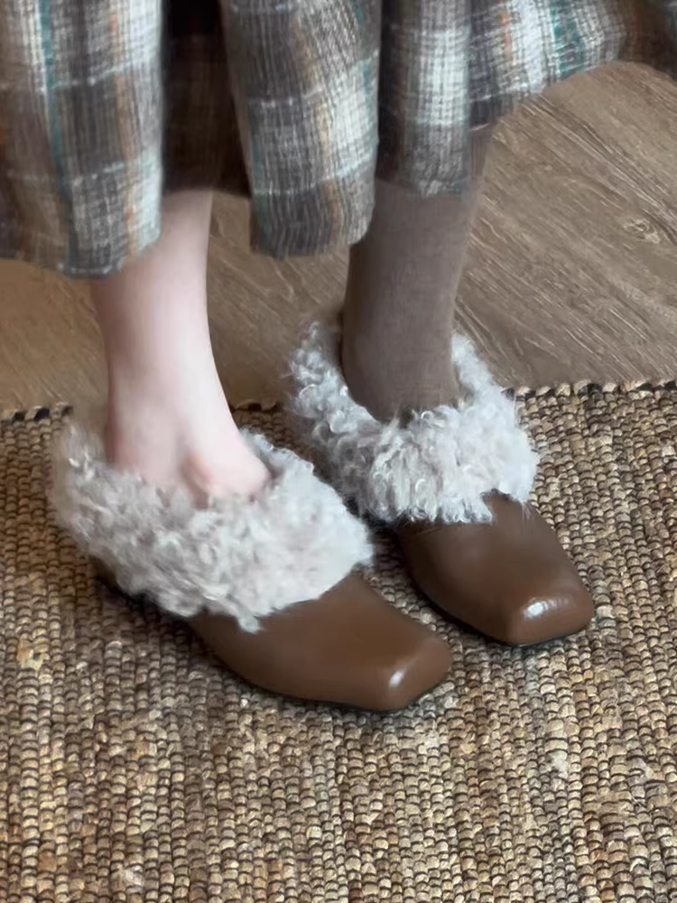 Phiên bản da cừu ~ Giày mũi vuông kiểu múa ba lê thời trang mùa đông dành cho nữ với độ tăng chiều cao ẩn, lớp lót lông mềm mại để giữ ấm, khóa kéo phía sau, giày cotton kiểu lười.