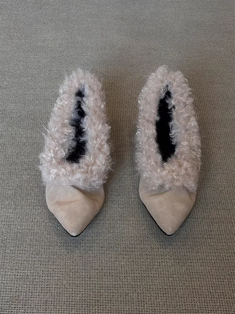 Phiên bản da cừu ~ Giày đơn màu mơ thanh lịch, thời trang và dịu dàng dành cho nữ với độ tăng chiều cao ẩn, mũi nhọn, giày cotton lót lông cừu.