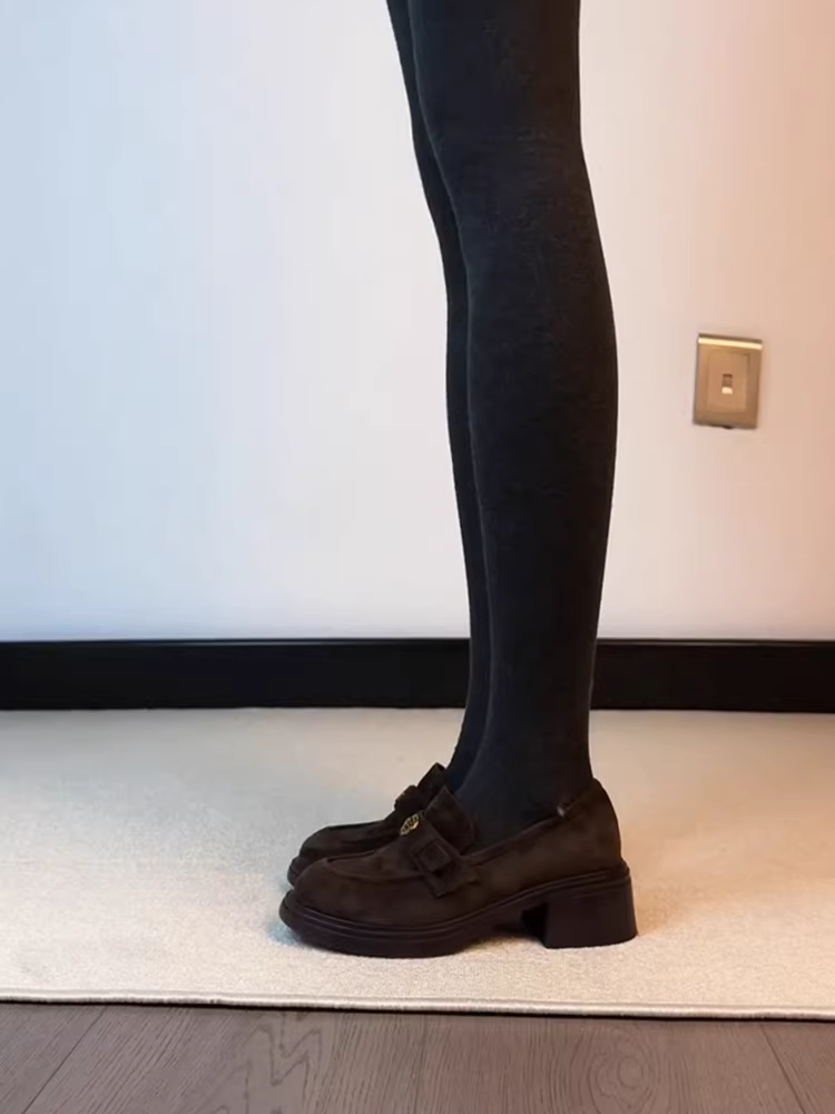 Phiên bản da bò ~ Giày lười da lộn màu nâu Melard đa năng dành cho nữ, giày đơn mũi tròn gót dày kiểu cổ điển đại học