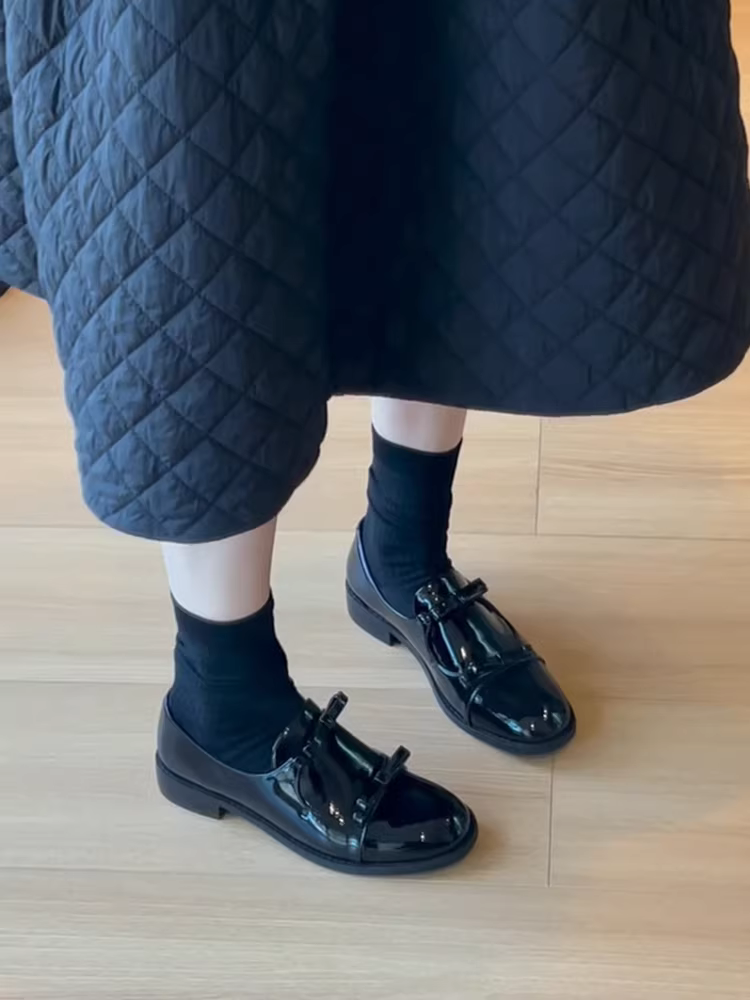 Phiên bản da cừu ~ Giày da đế bằng kiểu Pháp dành cho nữ, màu đen bóng, giày lười cao cấp, giày lười thông thường.