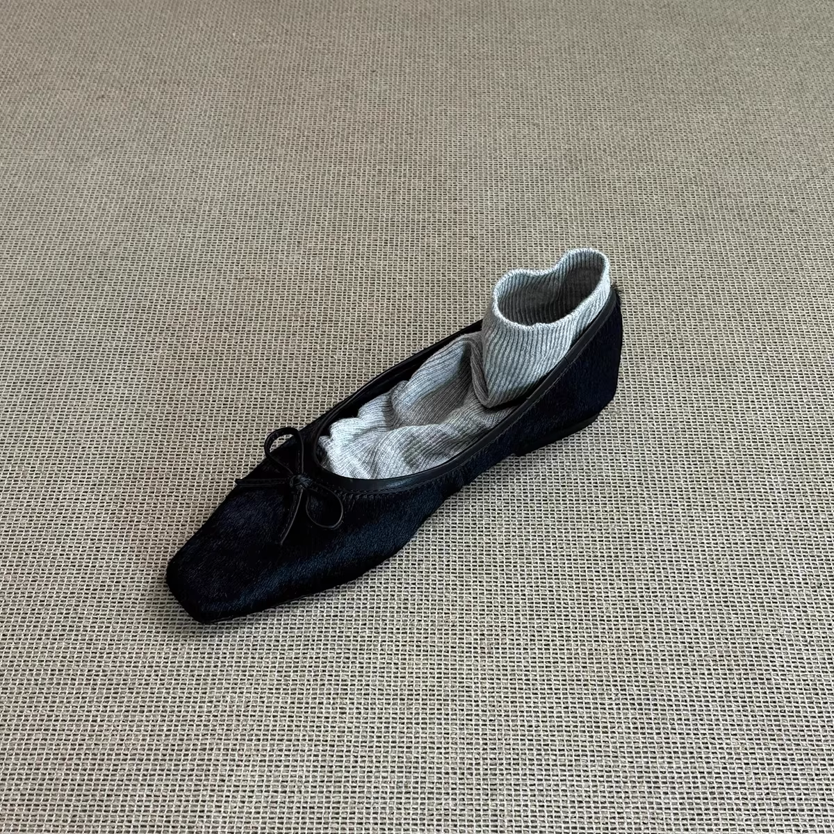 Phiên bản da bò ~ Giày lười mũi vuông nhỏ dành cho nữ, phong cách Anh, giày đế bằng lông ngựa, miệng nông, giày dạ hội thanh lịch.