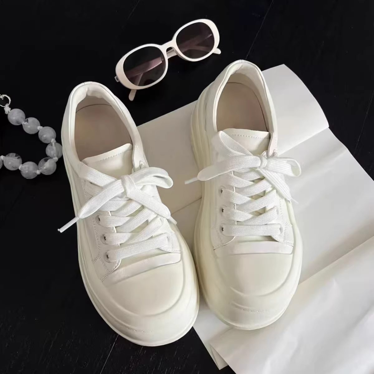 Phiên bản da cừu ~ Giày da thật đế dày tăng chiều cao kiểu retro dành cho nữ, giày trắng buộc dây đa năng, giày phiên bản thể thao mới