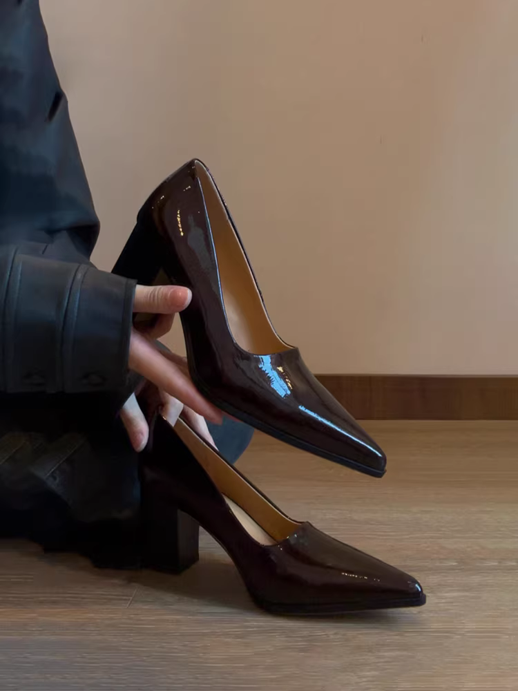 Phiên bản da cừu ~ giày cao gót mũi nhọn kiểu cổ điển màu đen cổ điển giày cao gót kiểu cổ điển màu đen mũi nhọn kiểu cổ điển giày da thật có miệng nông đi làm