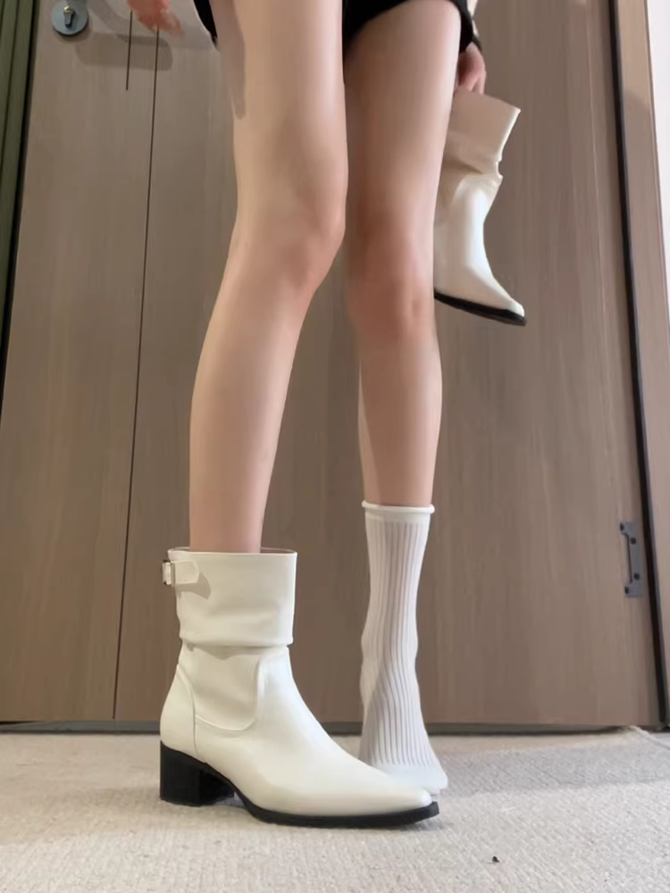 Phiên bản da bò ~ Áo khoác đa năng kiểu Pháp với bốt ngắn xếp ly dành cho nữ, mũi nhọn, gót dày, bốt kiểu phương Tây mới giúp thon gọn.