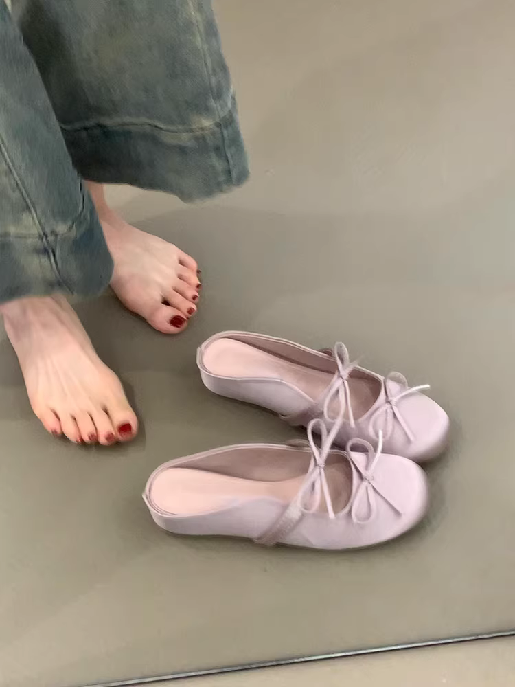 Phiên bản da cừu ~ Dép đế bằng tăng chiều cao, thoải mái, mũi kín, có nơ, quai đơn, bề mặt satin, mũi tròn, kiểu nửa dép dành cho nữ