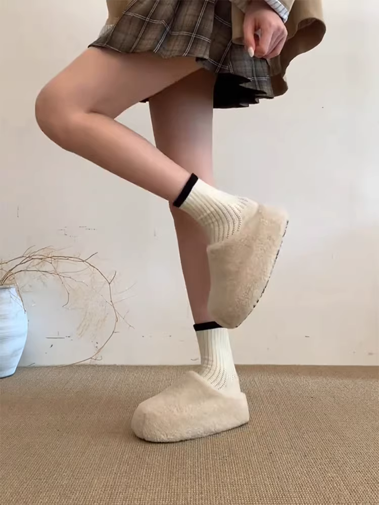 Phiên bản da cừu ~ Giày mũi kín đế dày tích hợp lông thú dành cho phụ nữ nhỏ nhắn, giày lông ấm áp mùa thu đông