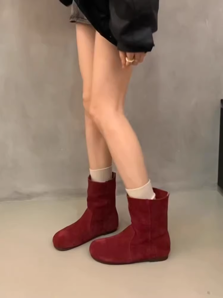 Phiên bản da bò ~ Giày bốt thời trang da lộn màu đỏ phẳng cổ điển dành cho nữ, giày bốt kiểu phương Tây kiểu Birkenstock mũi tròn kiểu Birkenstock