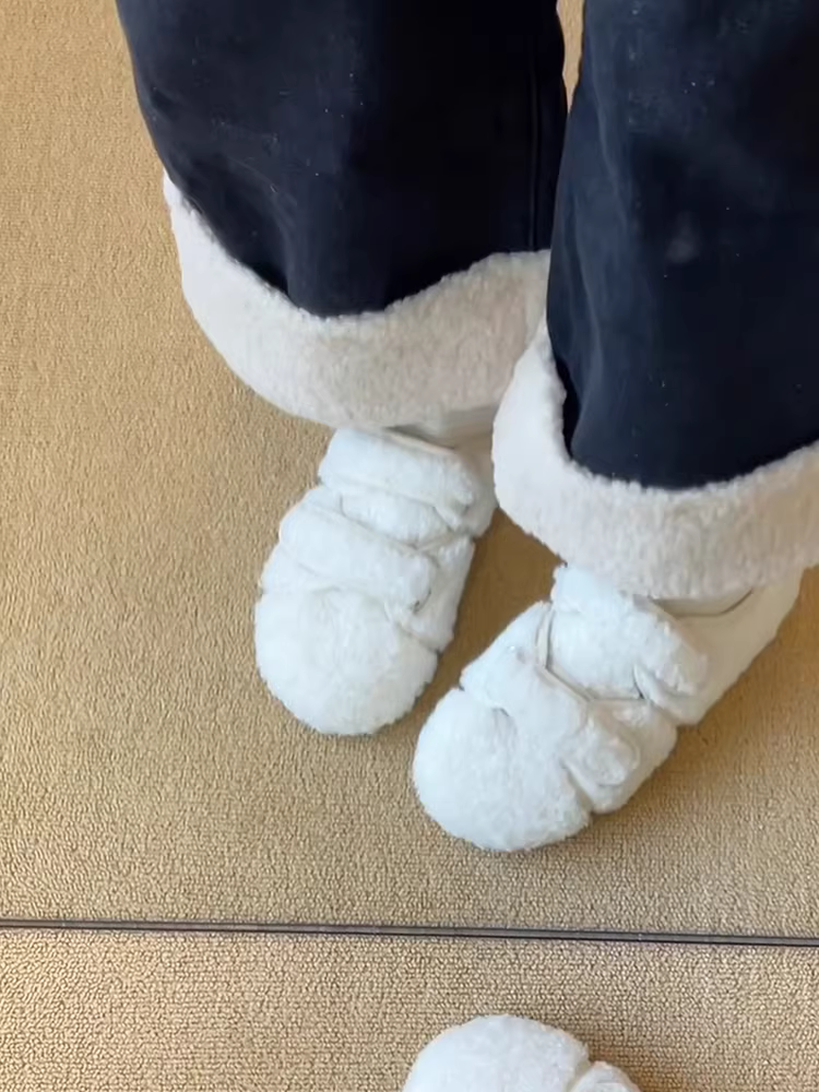 Phiên bản da cừu ~ Giày bông nhỏ xinh xắn dành cho nữ, tích hợp lông thú với da, giày lông đế bằng có khóa dán, giày đơn lót lông cừu ấm áp.