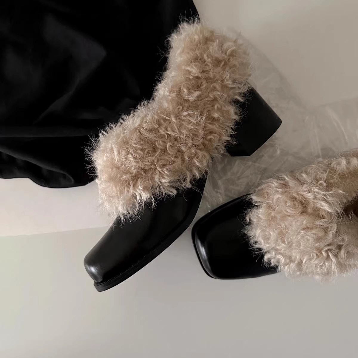 Phiên bản da cừu ~ Giày lười da thật mũi vuông cổ điển dành cho nữ, giày cotton ấm áp lót lông cừu, giày cao gót nữ sang trọng lông xù