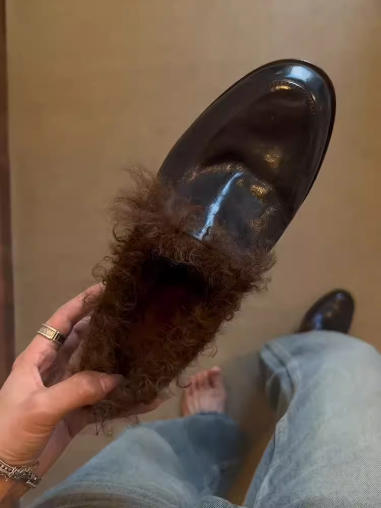 Phiên bản da cừu ~ Giày lười kiểu Anh Pháp đẹp trai và đơn giản dành cho nữ, giày đế thấp lót lông cừu đi làm mùa thu đông