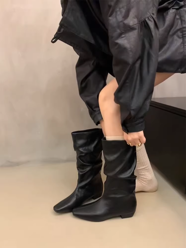 Phiên bản da bò ~ Giày bốt xếp ly bằng da thật màu đen dành cho nữ, phong cách cổ điển, tăng chiều cao, thon gọn, cao đến đầu gối, giày bốt cưỡi ngựa mũi vuông, hợp thời trang.