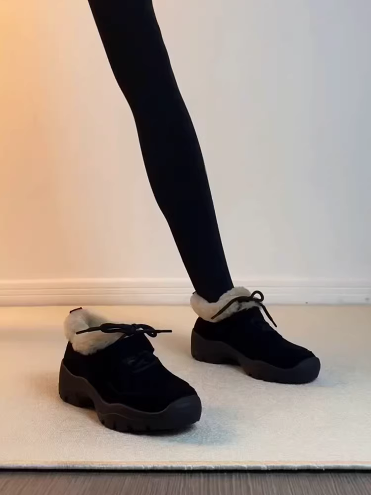 Phiên bản da cừu ~ Giày bốt đi tuyết ấm áp bằng len cừu dày dành cho nữ, giày thể thao buộc dây đế dày mùa đông dành cho người nhỏ nhắn, giày tập luyện lông thú của Đức.