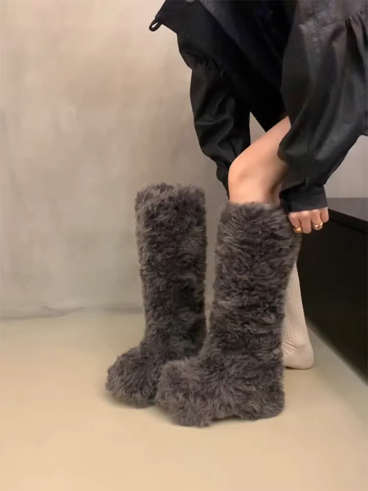 Phiên bản da bò ~ Giày bốt đi tuyết đế dày trên đầu gối dành cho phụ nữ nhỏ nhắn, phong cách thời trang độc đáo, lông xù, ấm áp, thích hợp để mặc ngoài trời, bốt cotton cỡ lớn cho mùa đông.