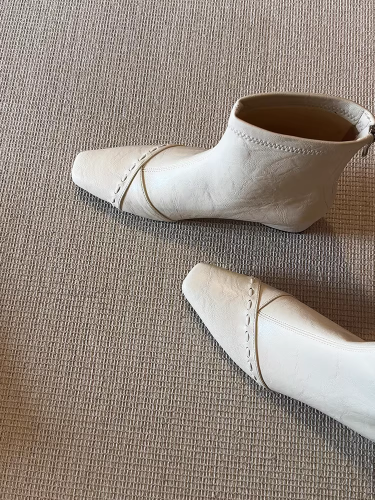 Phiên bản da bò ~ Giày bốt da thật mũi vuông, kiểu dáng đơn giản, thanh mảnh dành cho nữ, kiểu Pháp, khóa kéo phía sau nhẹ nhàng, bên trong dệt, tăng chiều cao, kiểu ngắn mùa đông