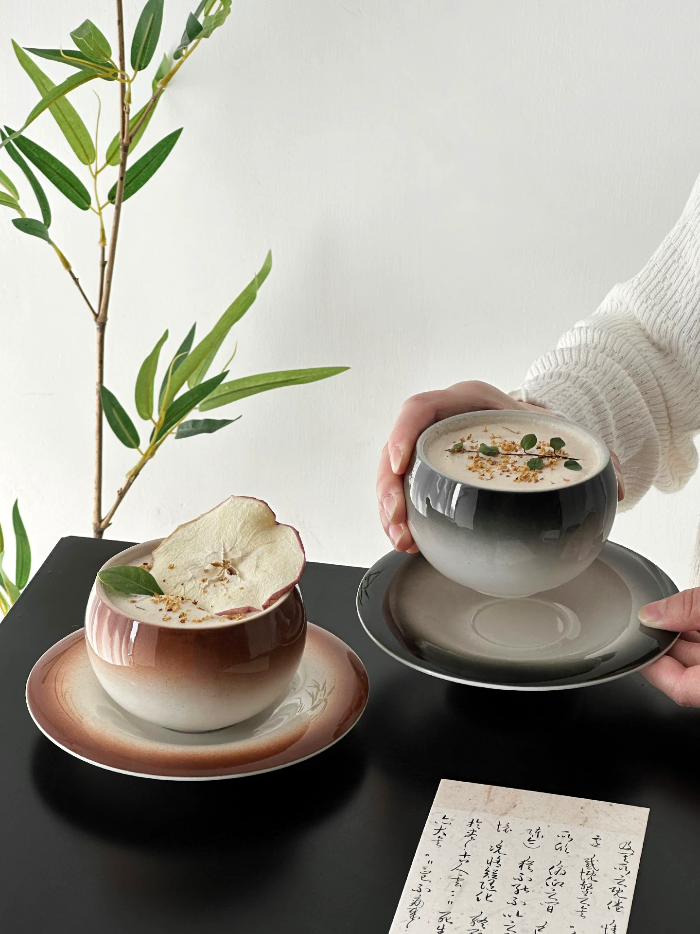 Ly sứ thiết kế độc đáo, cốc latte cổ điển, bộ cốc và đĩa hình trứng, cốc sứ thẩm mỹ cao.